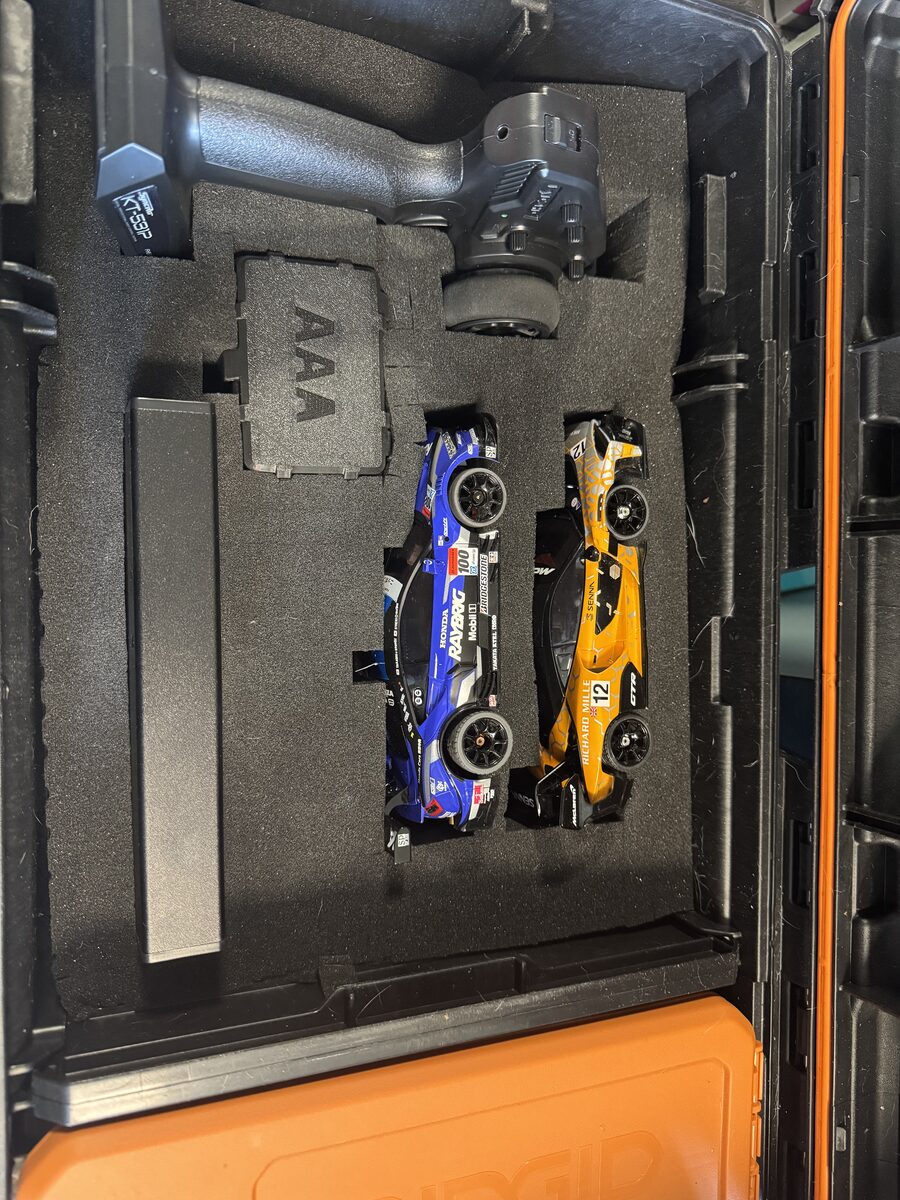 Pit box with both cars