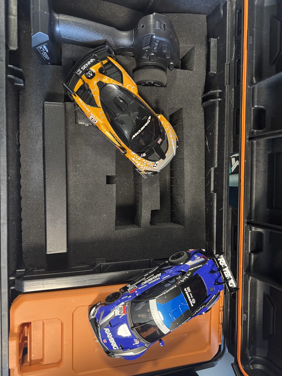 Top-down pit box view